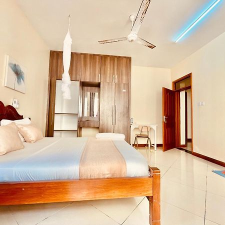 Elna'S Nyali - Work & Unwind - Pool, Sea Views, Ac & Fast Wi-Fi Bed & Breakfast Mombasa Exterior photo