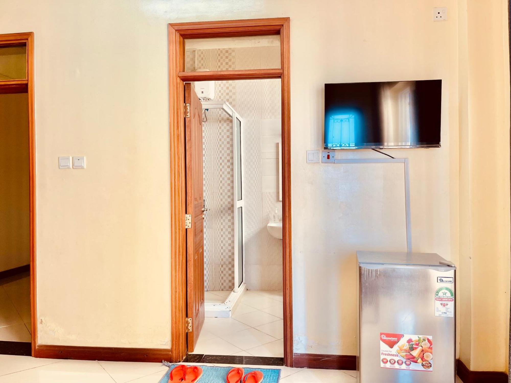 Elna'S Nyali - Work & Unwind - Pool, Sea Views, Ac & Fast Wi-Fi Bed & Breakfast Mombasa Exterior photo